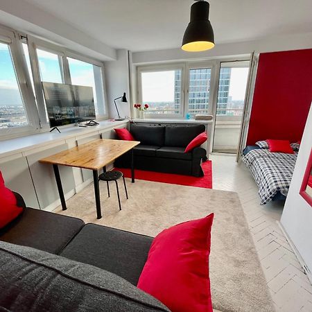 Sawa 3 Metro X2 Fast Wifi 50'Tv Netflx Hbo Appletv+ Amazontv Apartment Warsaw Exterior photo
